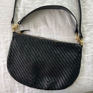 Clare V Moyen Messenger